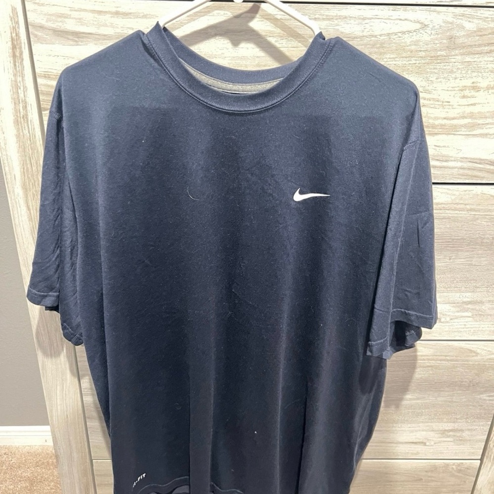 Nike Men's Dark Blue Short Sleeve Tee